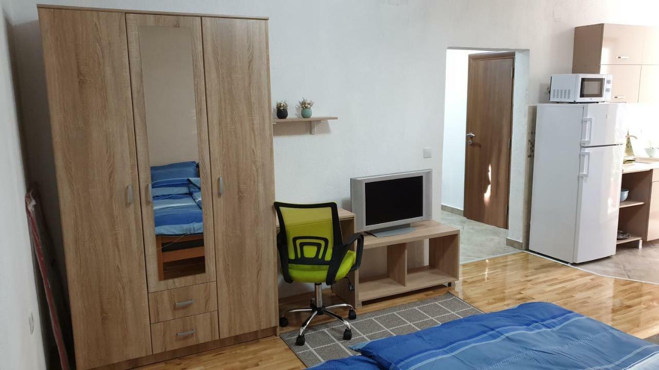 Apartments In City Center คูมาโนโว ภายนอก รูปภาพ