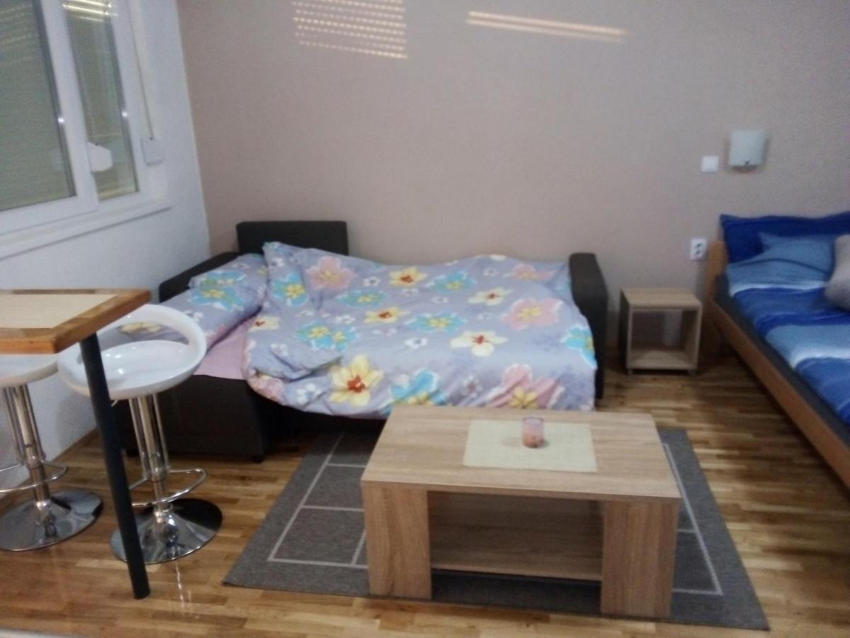 Apartments In City Center คูมาโนโว ภายนอก รูปภาพ